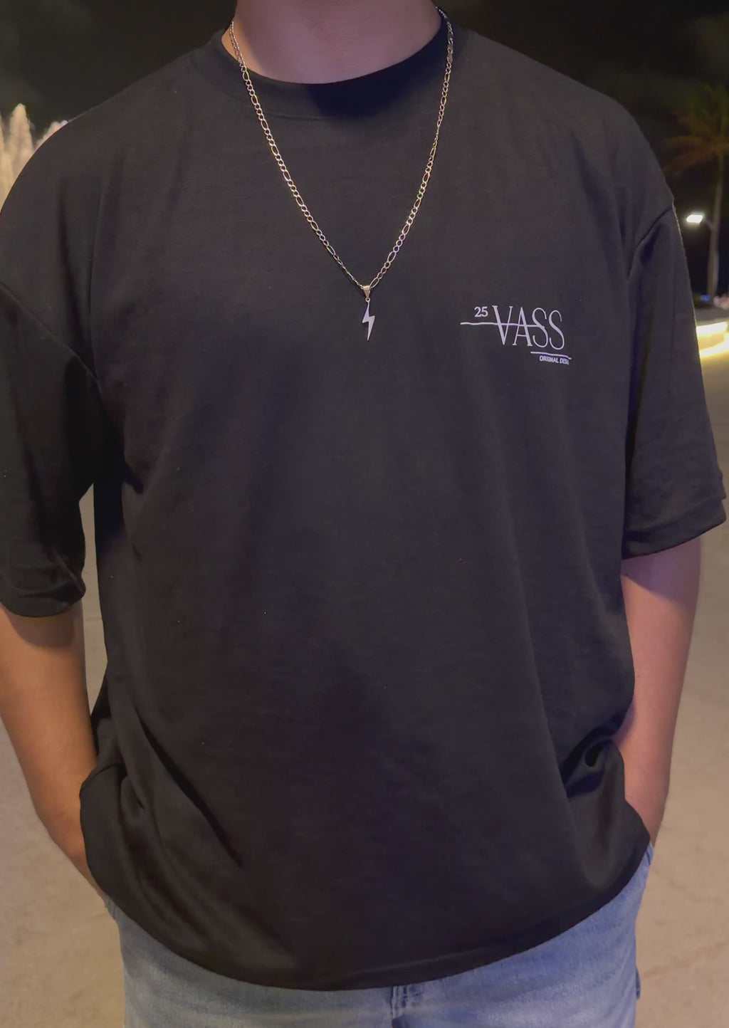 VASS ORIGINAL - White Oversize T-Shirt