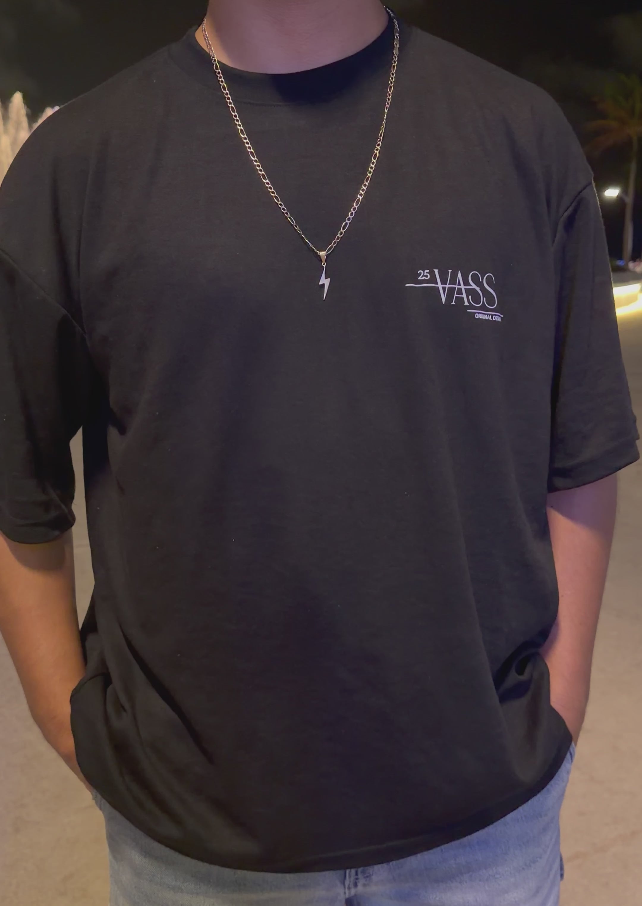 VASS ORIGINAL - White Oversize T-Shirt